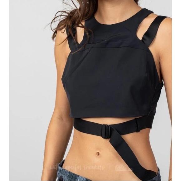 Nike Slim Fit Tech Bra size XL - Picture 1 of 3